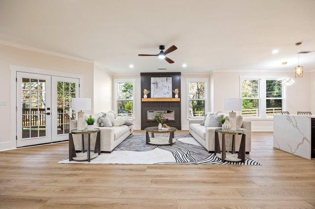 1755 SNAPFINGER Road, Decatur, GA 30032