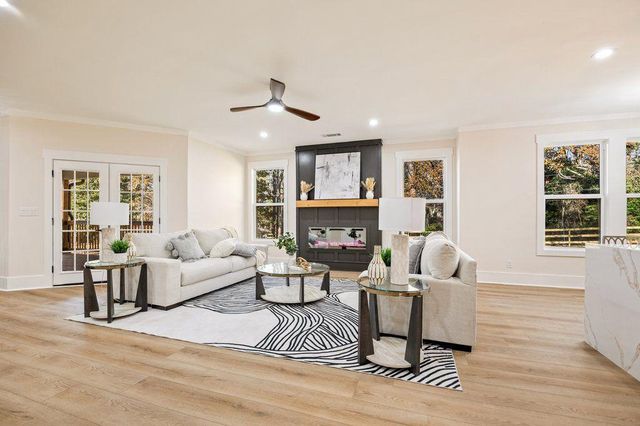 1755 SNAPFINGER Road, Decatur, GA 30032