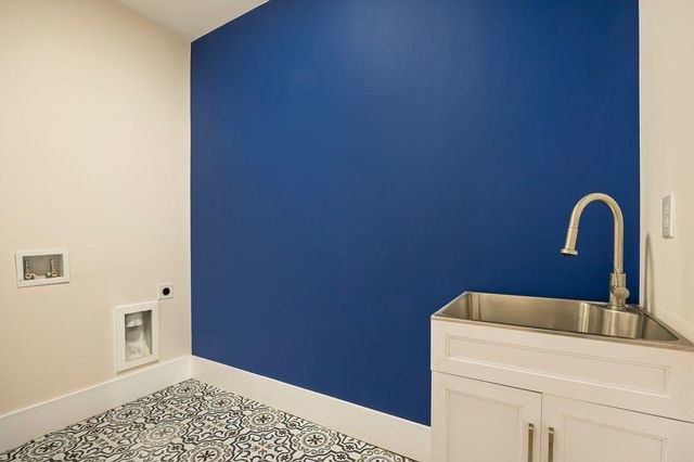 1755 SNAPFINGER Road, Decatur, GA 30032