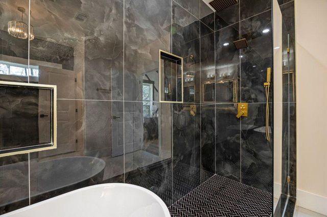 1755 SNAPFINGER Road, Decatur, GA 30032