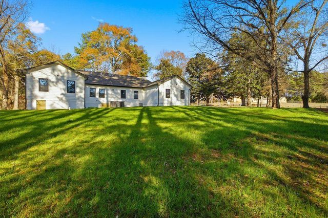 1755 SNAPFINGER Road, Decatur, GA 30032