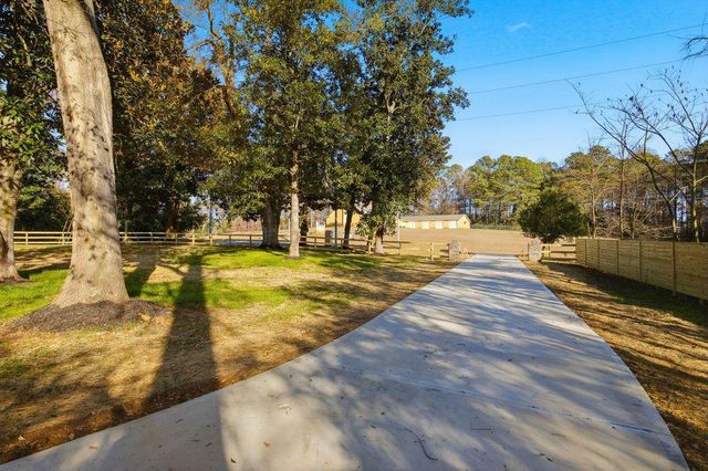 1755 SNAPFINGER Road, Decatur, GA 30032