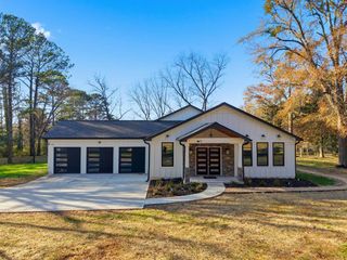 1755 SNAPFINGER Road, Decatur, GA 30032