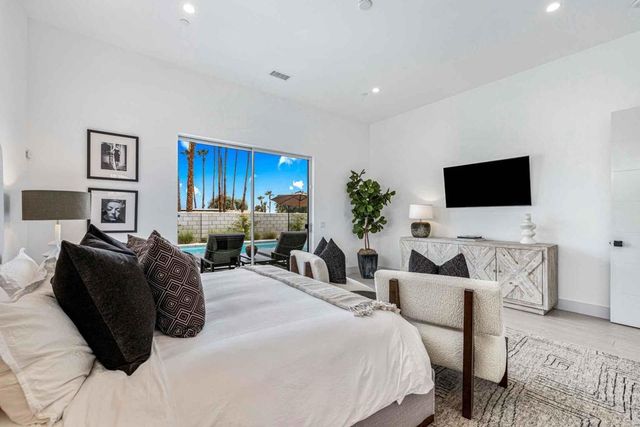 72985 Somera Road B, Palm Desert, CA 92260