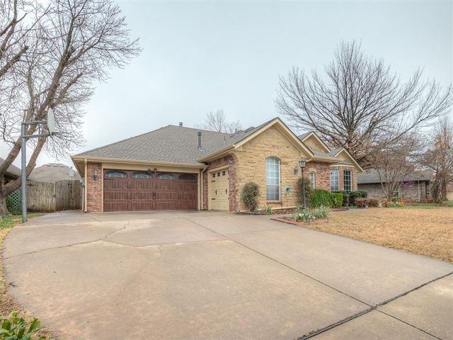 1804 Duckhawk Court, Edmond, OK 73003