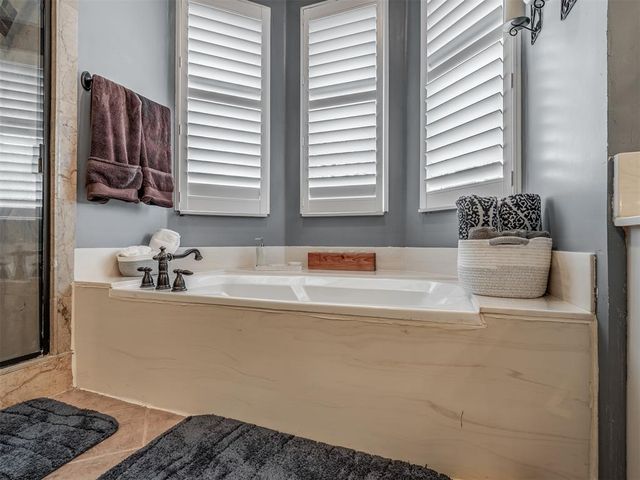 1804 Duckhawk Court, Edmond, OK 73003