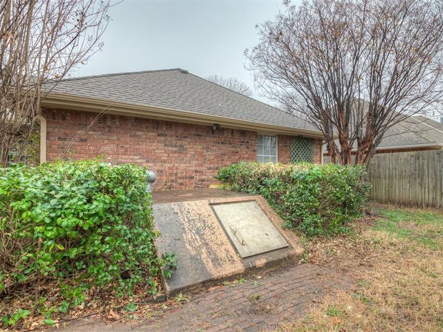 1804 Duckhawk Court, Edmond, OK 73003