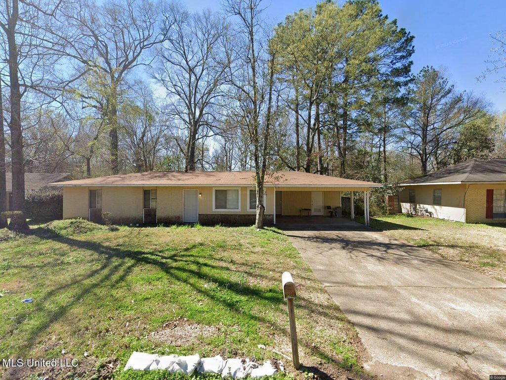 1109 Wooddell Drive, Jackson, MS 39212