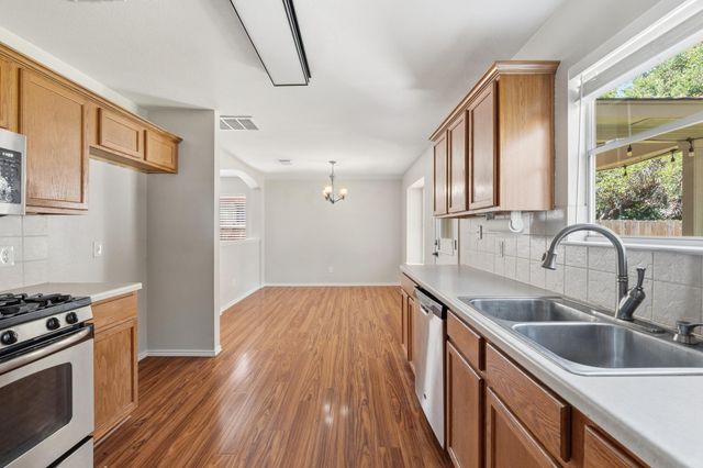 2674 BRADLEY LN, Round Rock, TX 78664