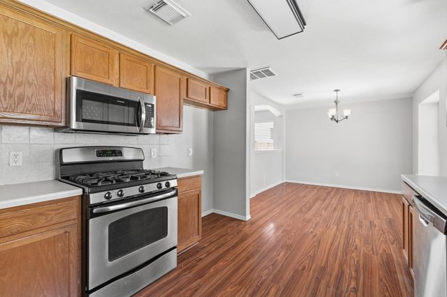 2674 BRADLEY LN, Round Rock, TX 78664