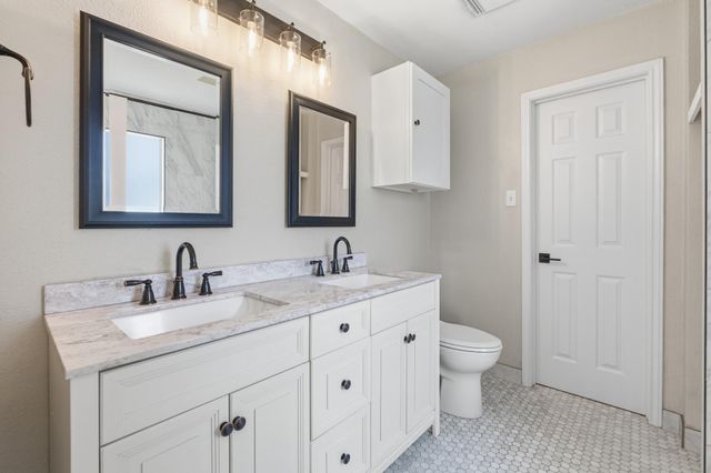 2674 BRADLEY LN, Round Rock, TX 78664