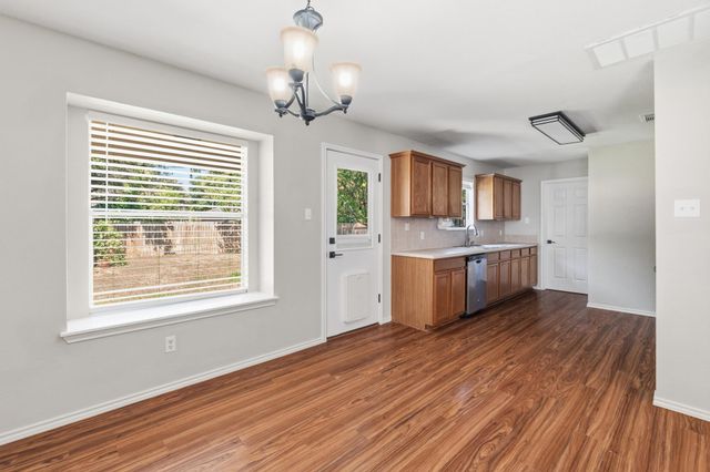 2674 BRADLEY LN, Round Rock, TX 78664