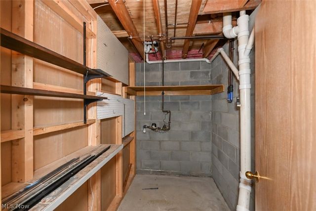 9083 Woodcrest Drive, Brecksville, OH 44141