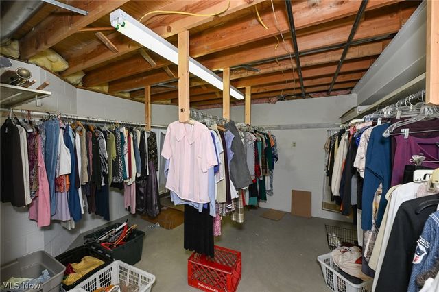 9083 Woodcrest Drive, Brecksville, OH 44141