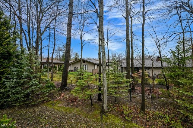 9083 Woodcrest Drive, Brecksville, OH 44141