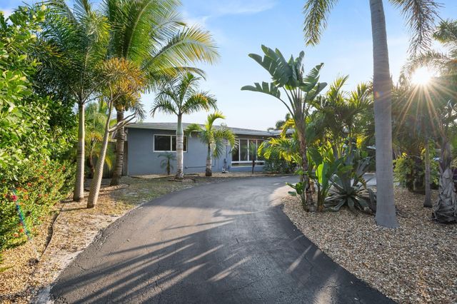 2152 NE 62nd Street, Fort Lauderdale, FL 33308