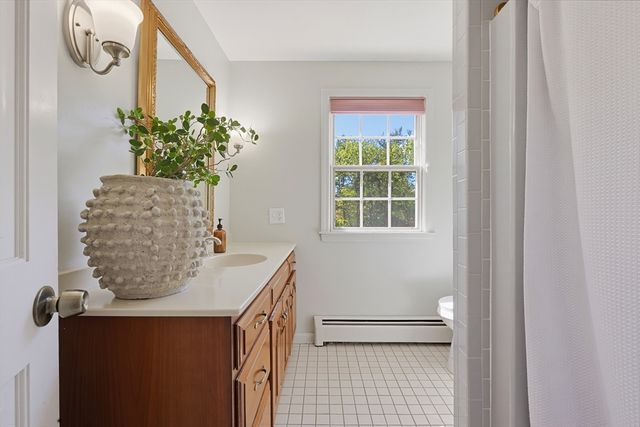50 Meadowlark Dr, Seekonk, MA 02771