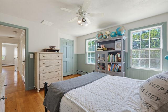 50 Meadowlark Dr, Seekonk, MA 02771