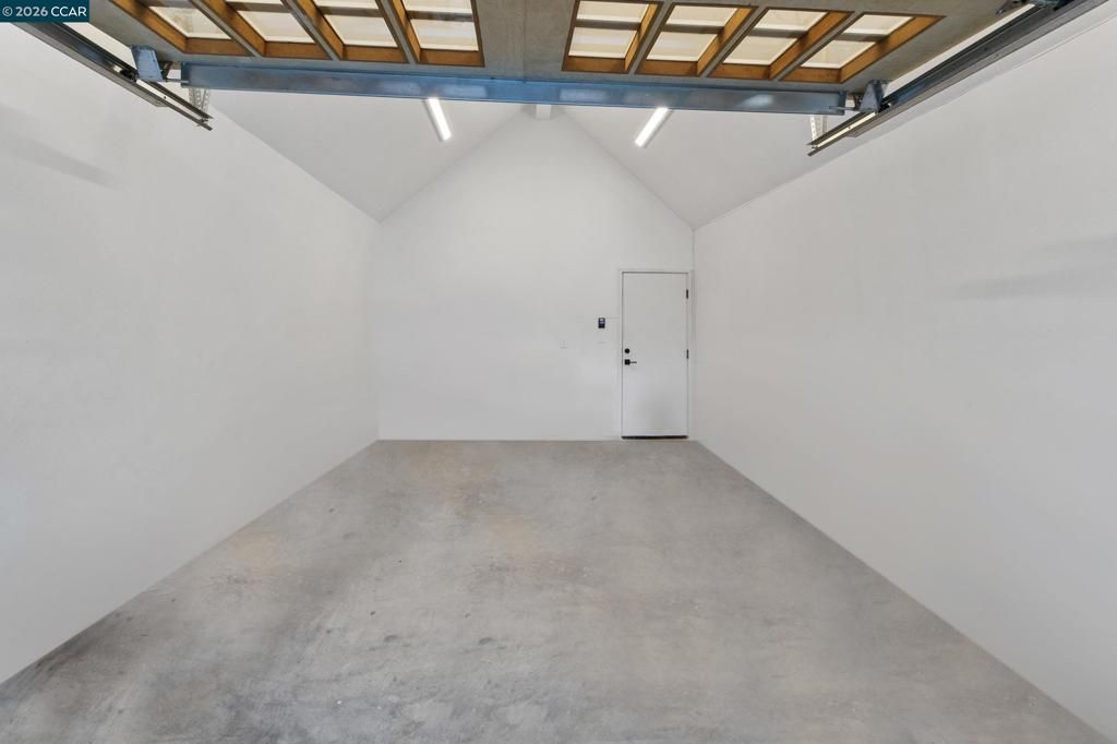 Image 27 of property listing at 524 Oak Grove Ave., Burlingame, CA 94010