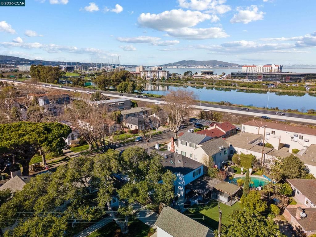 Image 35 of property listing at 524 Oak Grove Ave., Burlingame, CA 94010