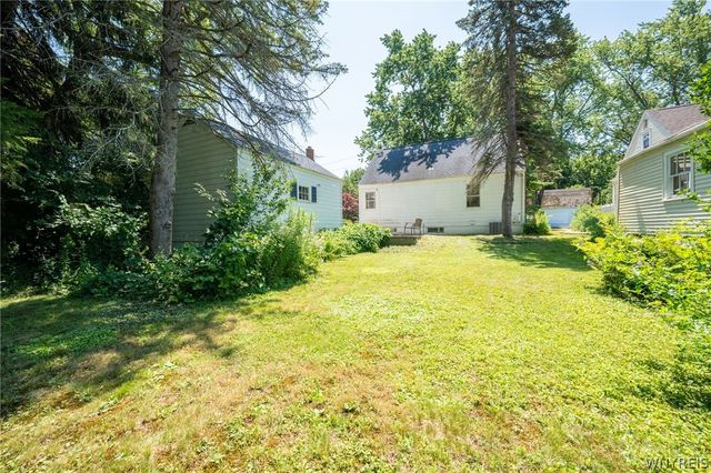44 Beverly Place, Hamburg, NY 14075