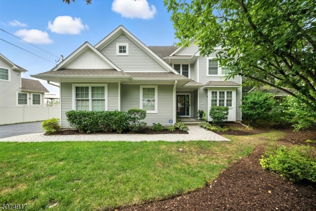 725 Cornelia St, Boonton Town, NJ 07005