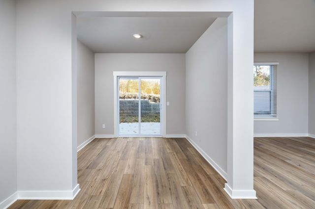 2166 Nectar Ln, Columbia, TN 38401