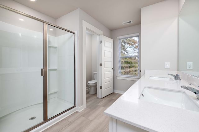 2166 Nectar Ln, Columbia, TN 38401