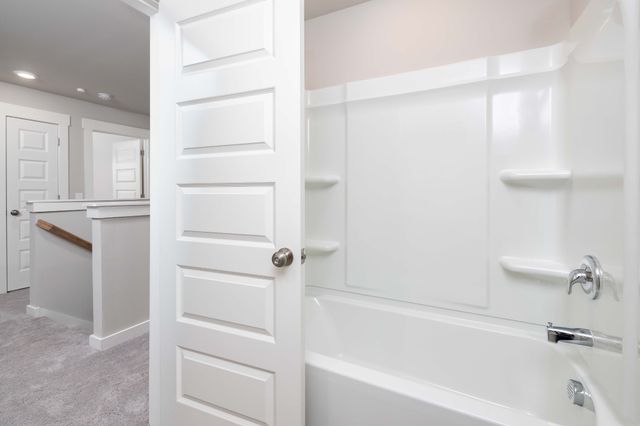 2166 Nectar Ln, Columbia, TN 38401