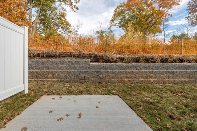 2166 Nectar Ln, Columbia, TN 38401