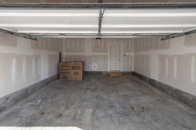 2166 Nectar Ln, Columbia, TN 38401