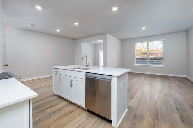 2166 Nectar Ln, Columbia, TN 38401