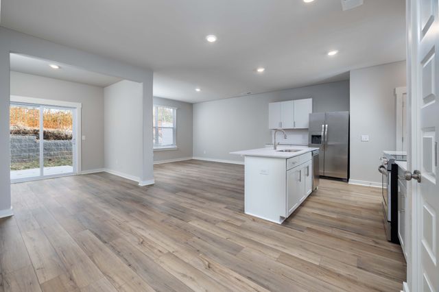 2166 Nectar Ln, Columbia, TN 38401