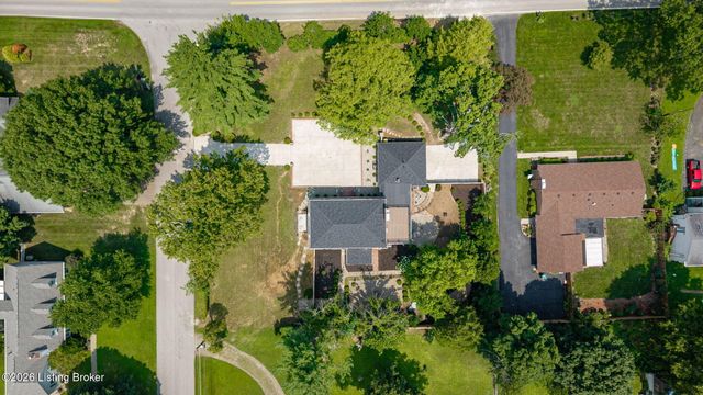 801 Greenwillow Way, Louisville, KY 40223
