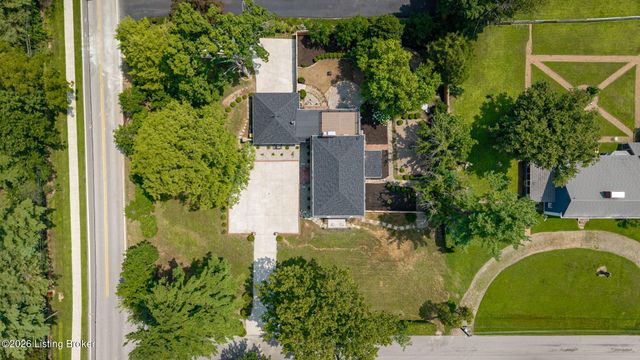 801 Greenwillow Way, Louisville, KY 40223