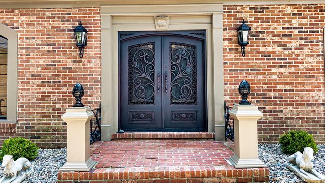 801 Greenwillow Way, Louisville, KY 40223