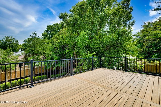 801 Greenwillow Way, Louisville, KY 40223