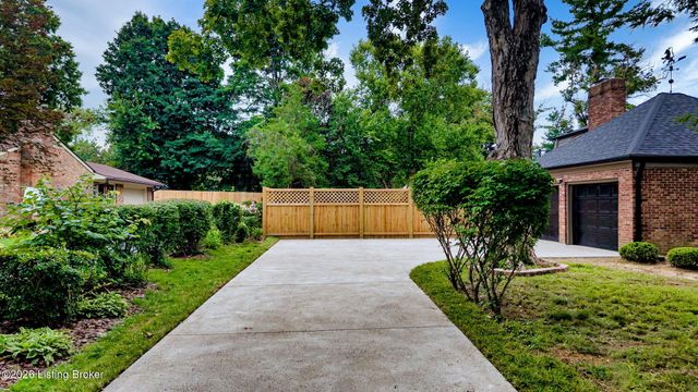 801 Greenwillow Way, Louisville, KY 40223
