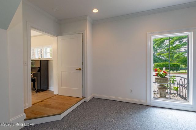 801 Greenwillow Way, Louisville, KY 40223