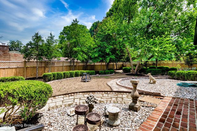 801 Greenwillow Way, Louisville, KY 40223