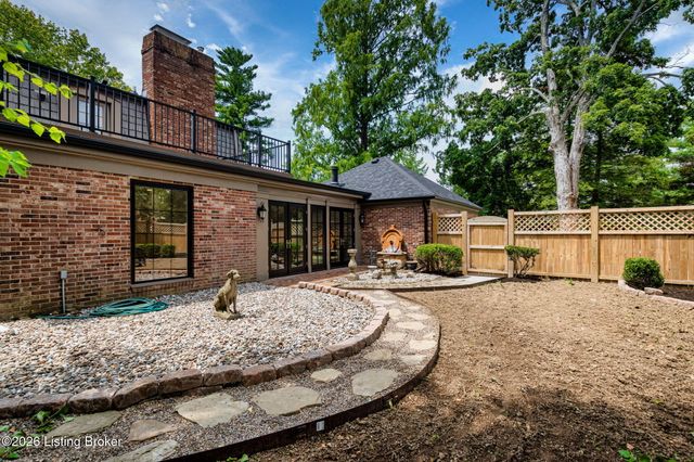 801 Greenwillow Way, Louisville, KY 40223