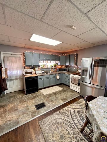 601 Main ST, Admire, KS 66830