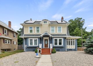 147 Belvidere St, Springfield, MA 01108