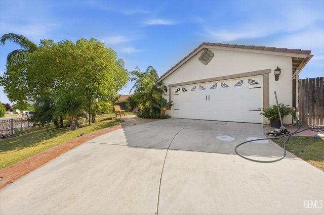 8441 Andromeda Lane, Bakersfield, CA 93306