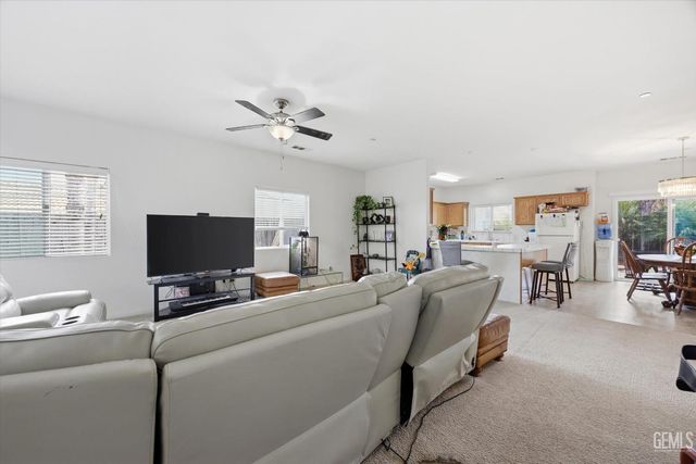 8441 Andromeda Lane, Bakersfield, CA 93306