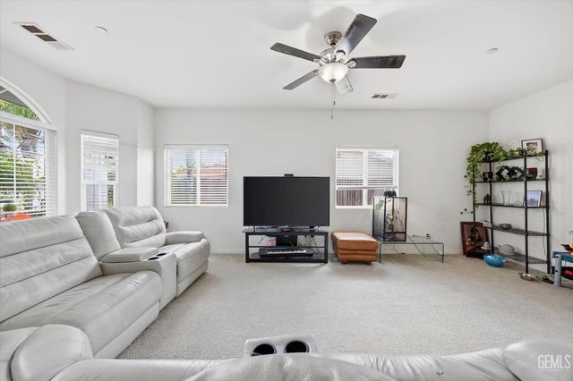 8441 Andromeda Lane, Bakersfield, CA 93306