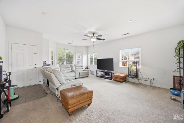 8441 Andromeda Lane, Bakersfield, CA 93306