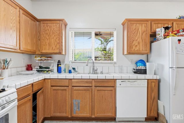 8441 Andromeda Lane, Bakersfield, CA 93306