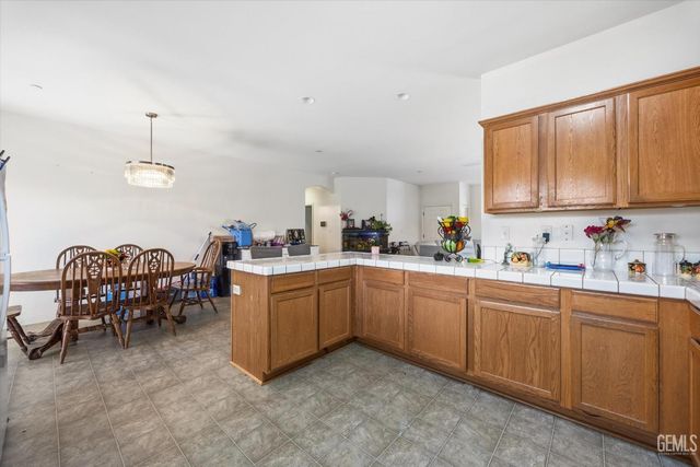 8441 Andromeda Lane, Bakersfield, CA 93306