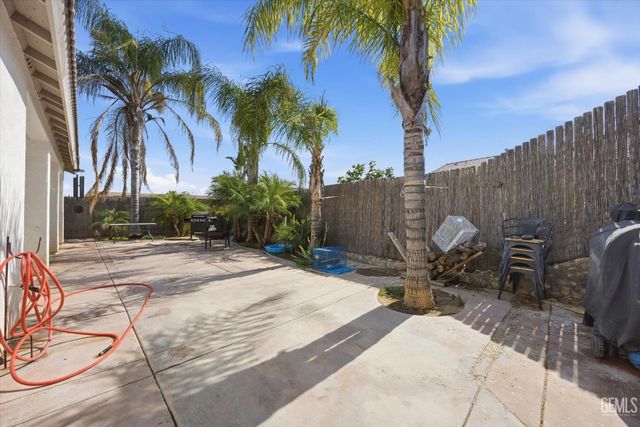 8441 Andromeda Lane, Bakersfield, CA 93306